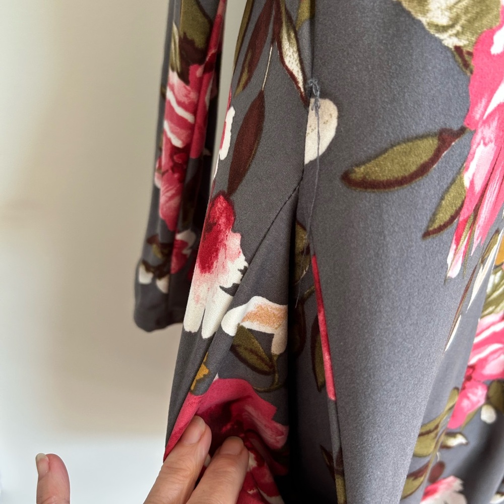 Sweet Lovely loose dress w/pockets - Picture 6 of 9